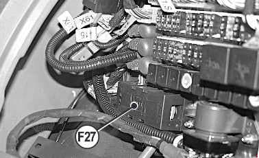 Komatsu WV03S-5 - fuse box diagram